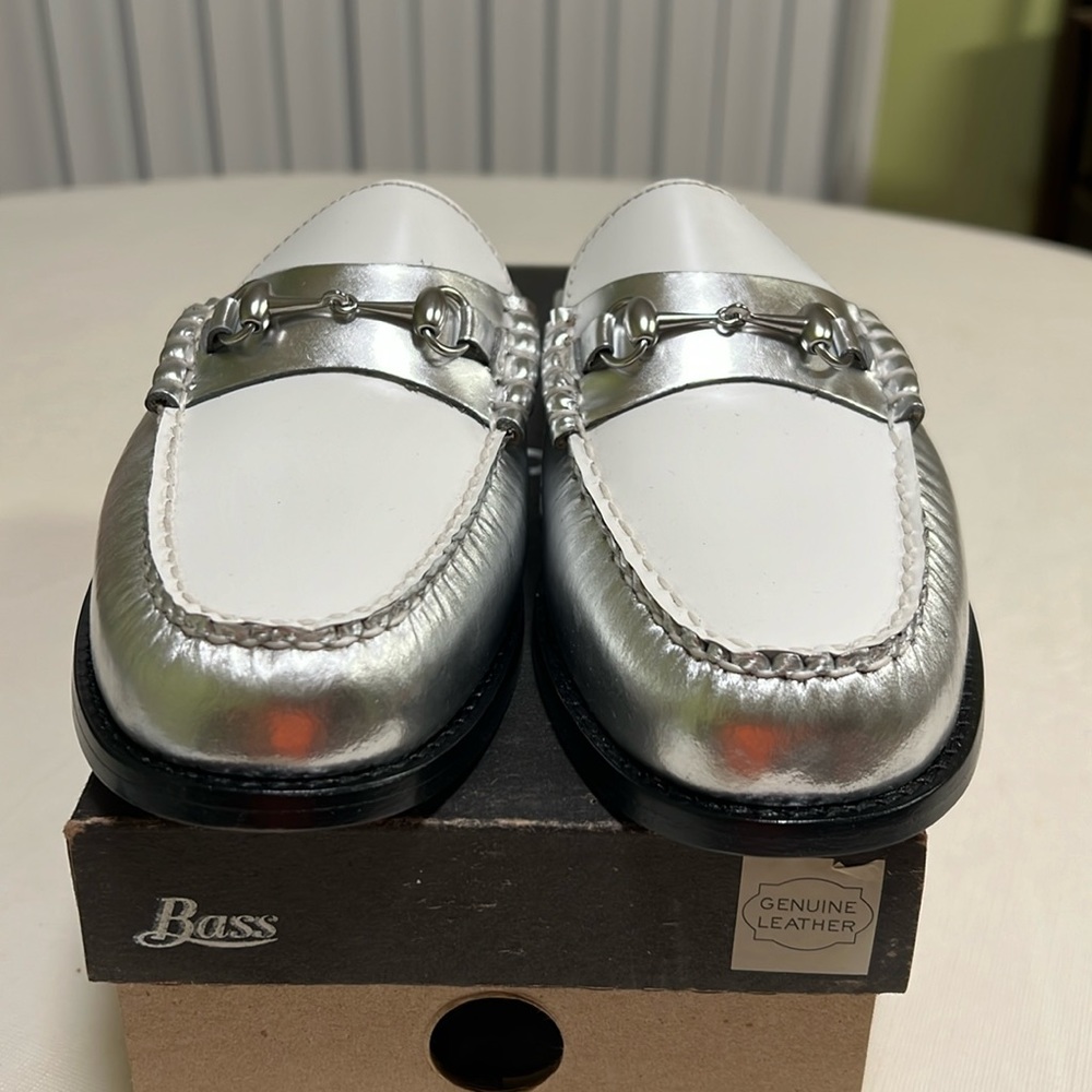 G.H. Bass
G.H. Bass & Co. Womens Lianna Mules Size 8.5 and 6.5